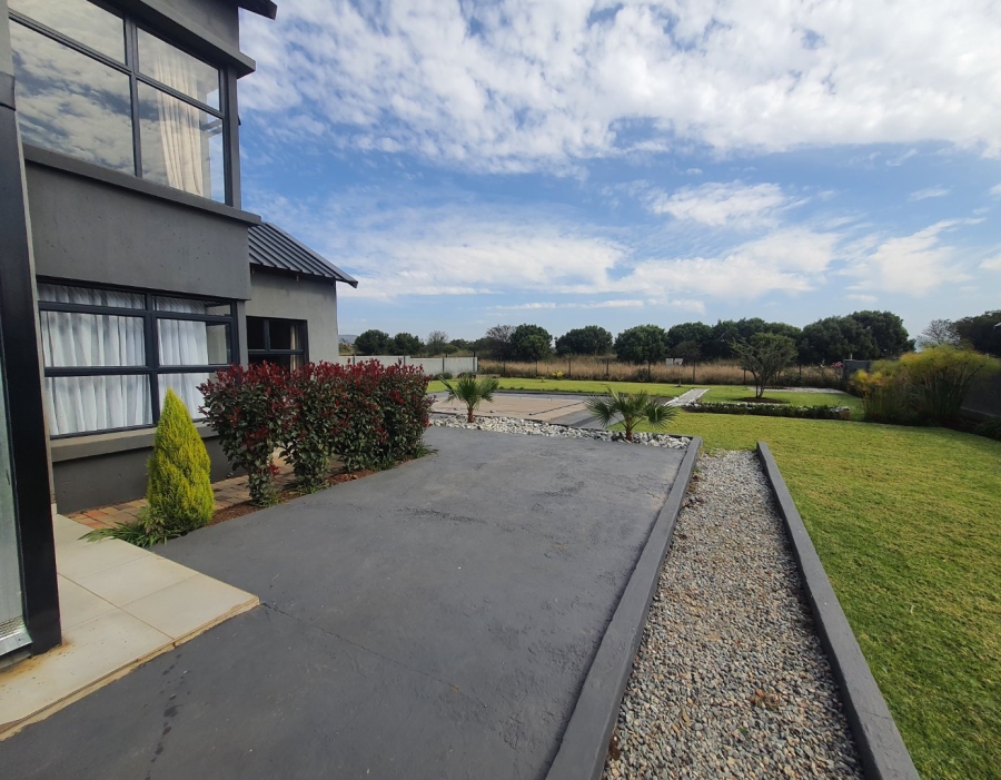 To Let 3 Bedroom Property for Rent in La Camargue Private Country Estate North West